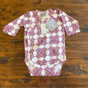 NWT Kate Quinn Burgundy Bloom Organic Cotton Kimono Bodysuit  3–6 M Long Sleeve